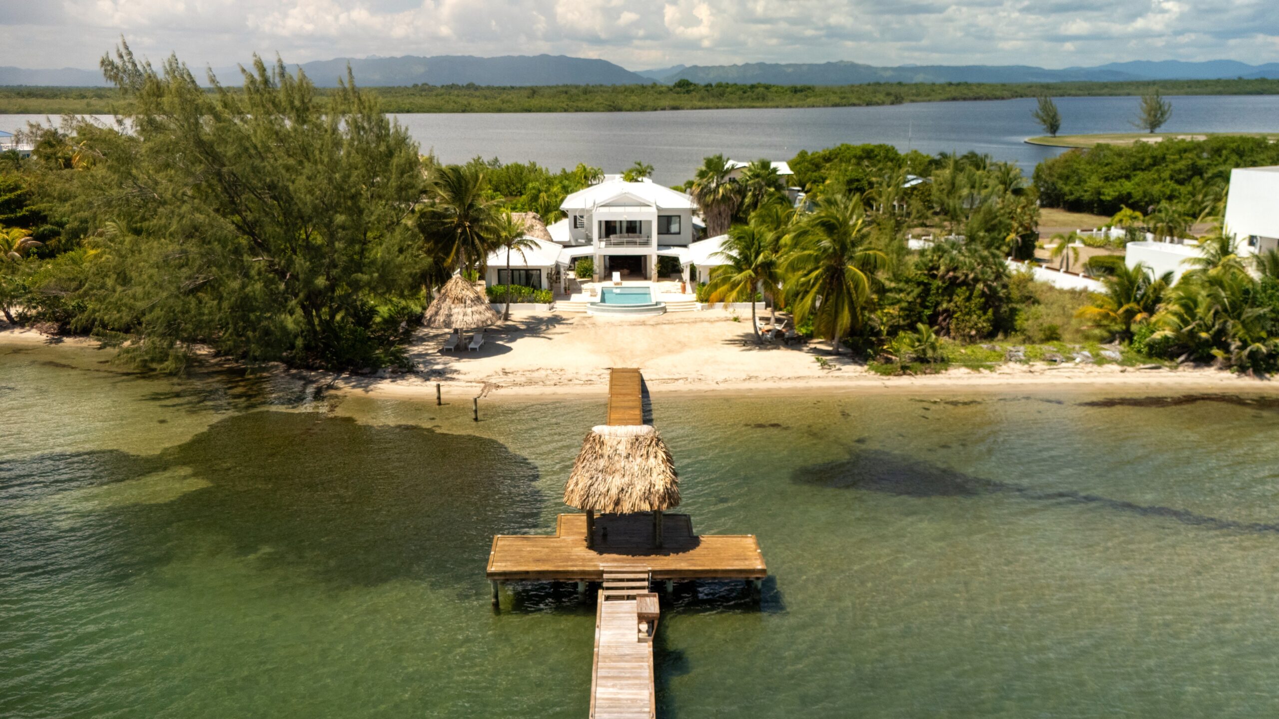 Featured image of property Luxurious Family Villa on the Caribbean Sea